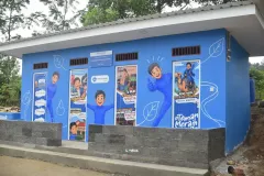 FIFGroup-Aksi-Bersih-dan-Pembangunan-Toilet-Umum-4-Bilik-Lintas-Alam-Sentul-1