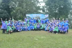 Foto-Bersama-FIFGroup-Aksi-Bersih-dan-Pembangunan-Toilet-Umum-4-Bilik-Lintas-Alam-Sentul