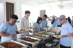 HKSis-PT-SEMEN-INDOGREEN-SENTOSA-OUTING-PERUSAHAAN-DI-SENTUL-24-Trekking-Sentul