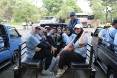 HKSis-PT-SEMEN-INDOGREEN-SENTOSA-OUTING-PERUSAHAAN-DI-SENTUL-3-Trekking-Sentul