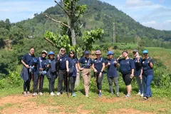 ZURICH-INSURANCE-TREKKING-CLEAN-UP-DAN-CSR-13