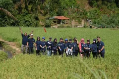 ZURICH-INSURANCE-TREKKING-CLEAN-UP-DAN-CSR-9