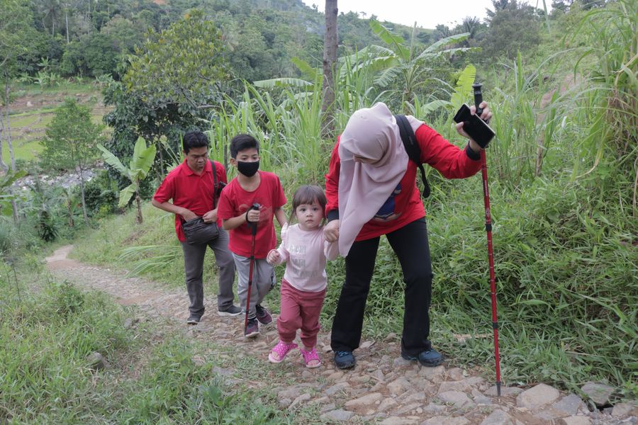 
Lokasi paling mantul Hiking di Sentul Bogor untuk Family
