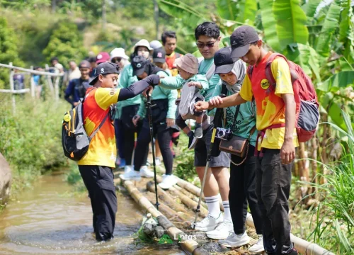 Mau Trekking ke Sentul? Simak Panduan Lengkap, Persiapan, dan Peralatan Wajibnya!