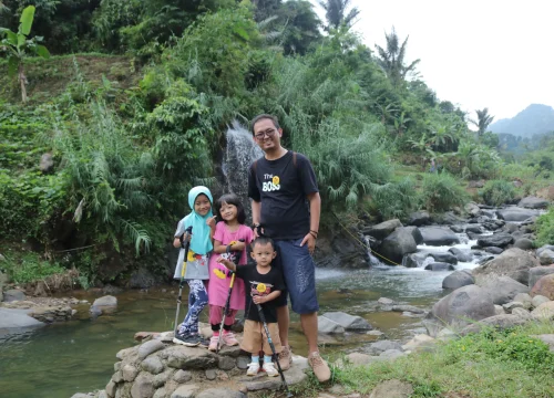 Cara Seru Ajak Anak “Detox” Gadget di Hutan Sentul | Solusi Screen Time