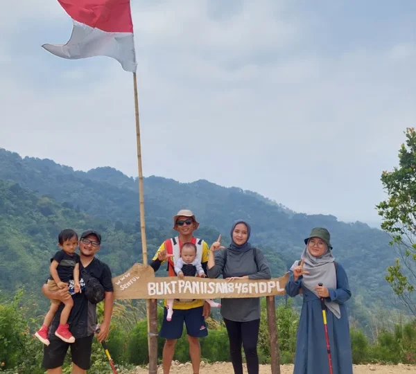 Trekking Bukit Paniisan - Curug Cibingbin (6)