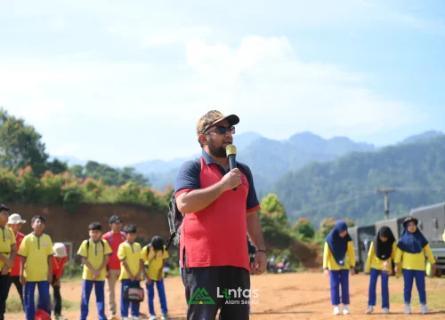 Sekolah Alam Akhir Pekan: Kenalkan Pohon & Sungai pada Anak di Sentul