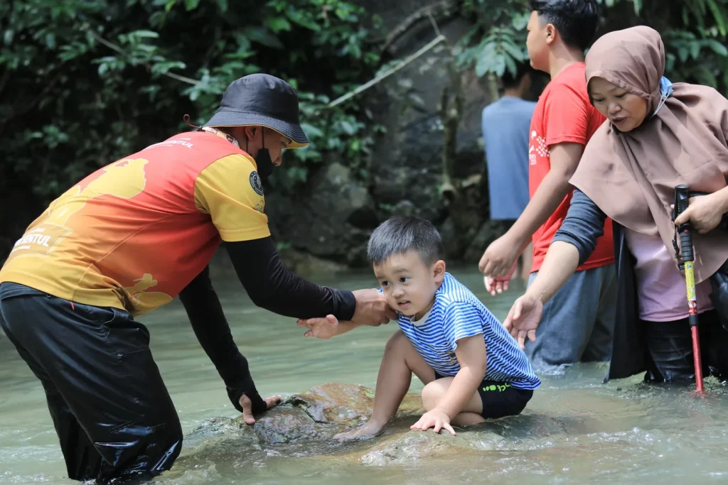 Rekomendasi Trekking Sentul