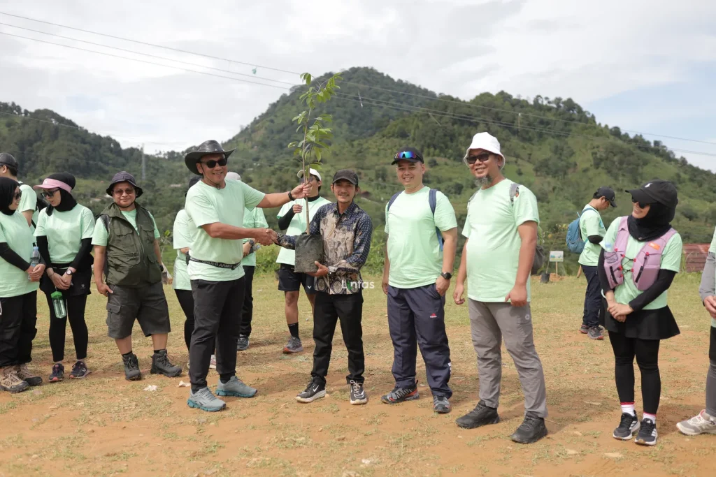 Trekking Corporate - PT Semen Indogreen Sentosa (10)