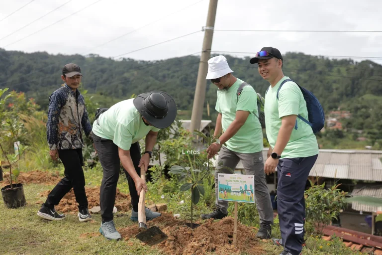 Trekking Corporate - PT Semen Indogreen Sentosa (11)