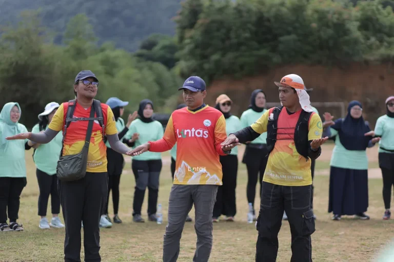 Trekking Corporate - PT Semen Indogreen Sentosa (19)