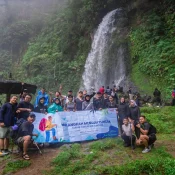 PT HUTAMA KARYA INFRASTRUKTUR TREKKING CURUG CIBEUREUM
