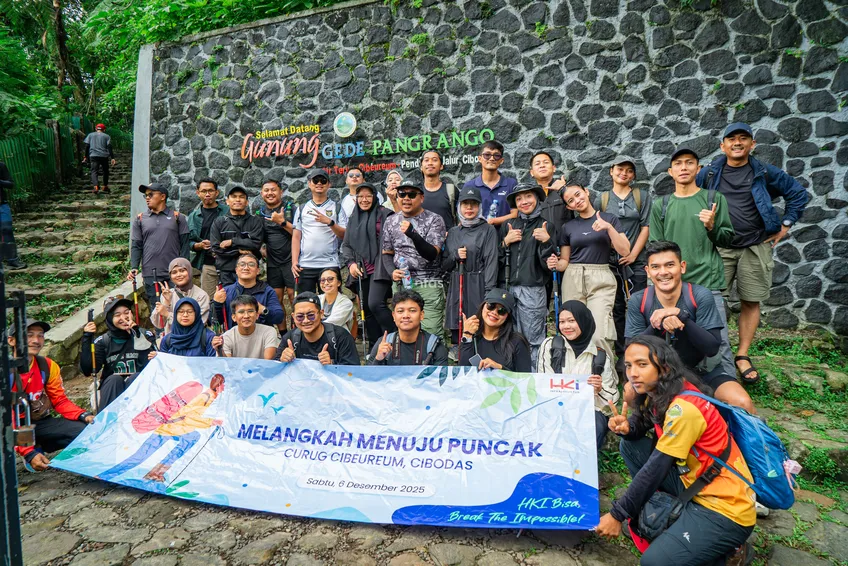 PT HUTAMA KARYA INFRASTRUKTUR TREKKING CURUG CIBEUREUM